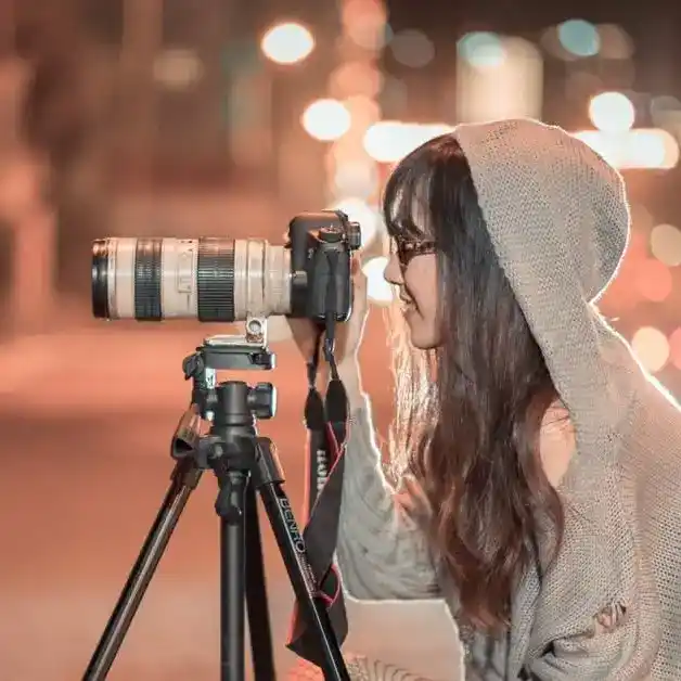 Photographe en plein shooting